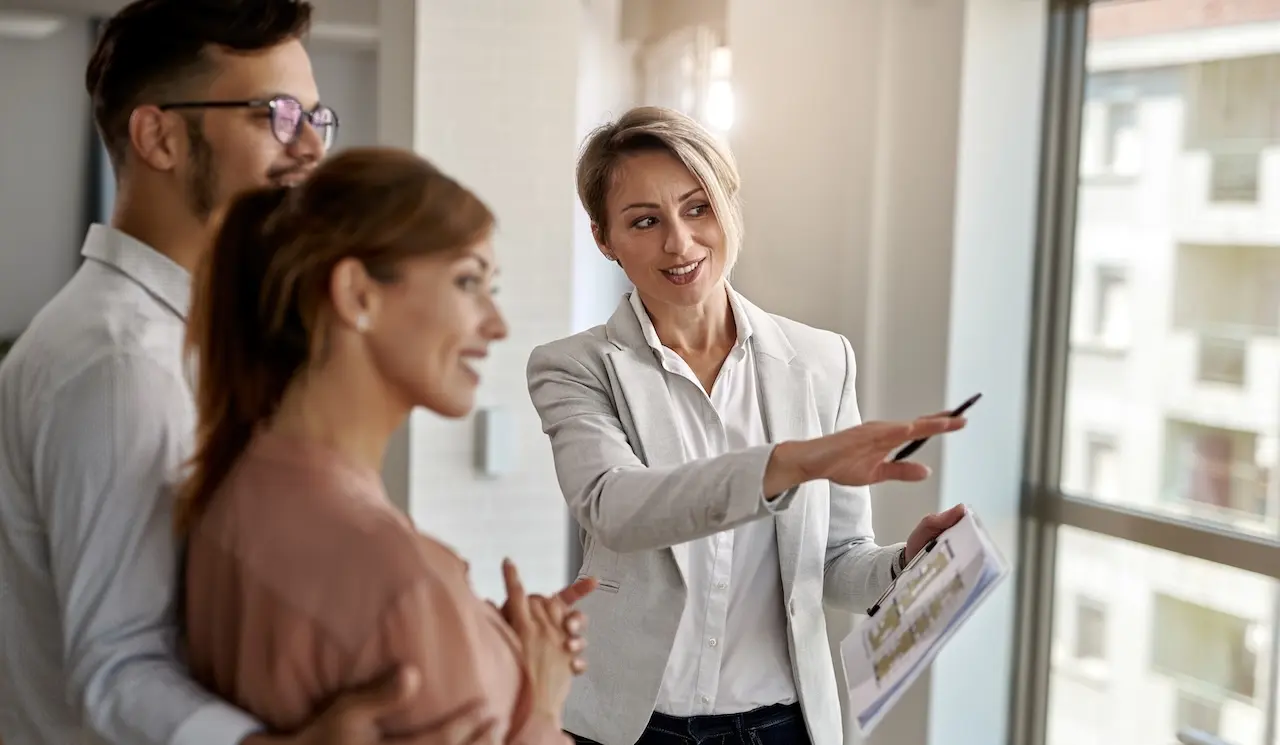 Pourquoi passer par une agence sp&eacute;cialis&eacute;e peut faciliter un projet immobilier